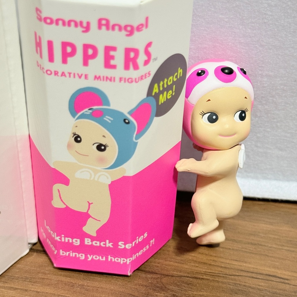 Sonny Angel Hippers Looking Back Series - Sloth